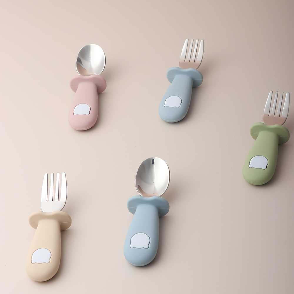 Baby panda shape silicone spoo - Baby Food Feeder บทวิจารณ์และราคา