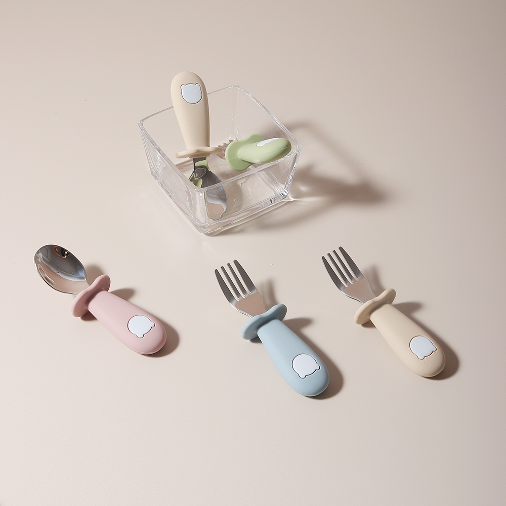 Baby panda shape silicone spoo - Baby Food Feeder บทวิจารณ์และราคา